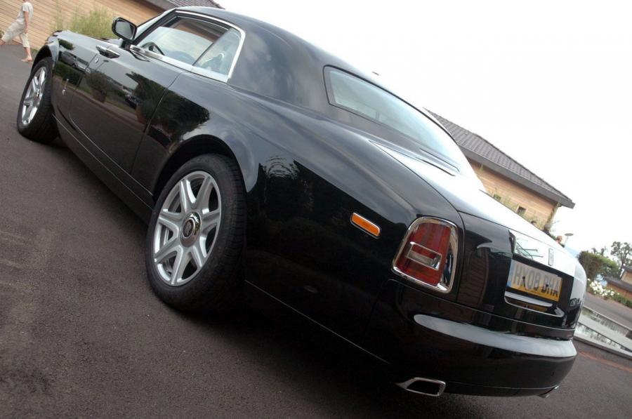  Rolls-Royce Phantom Coupe 2008 года  (фото 46 из 134)